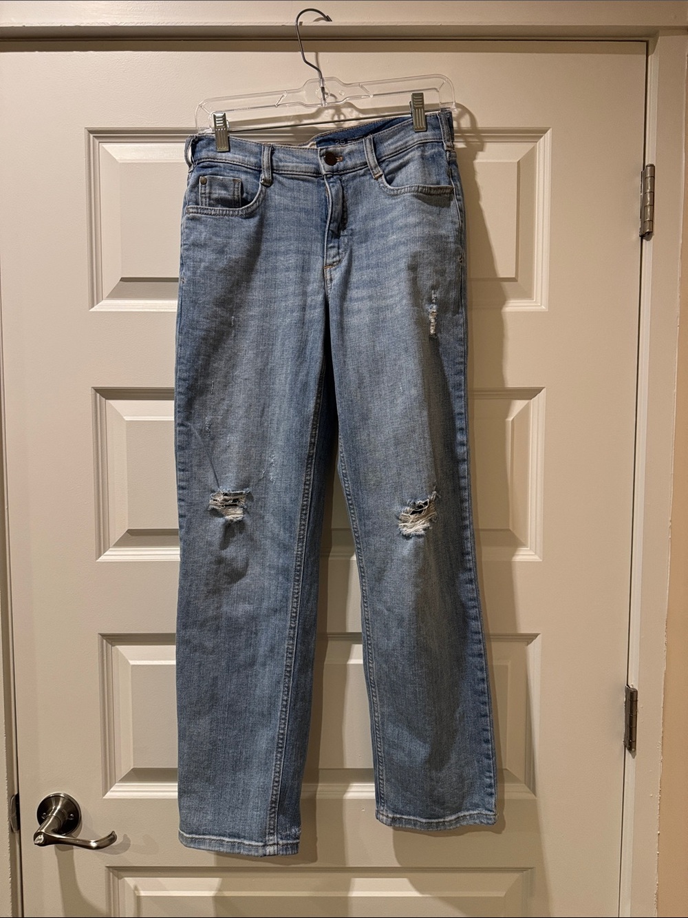 Anthropologie Pilcro straight leg distressed jeans